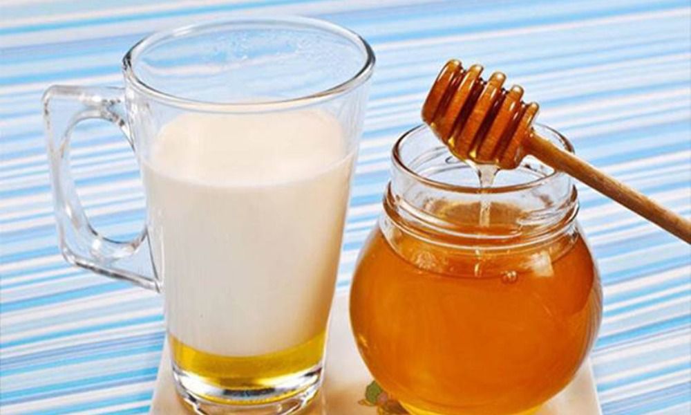 شیر و عسل برای گلو درد - میرصالحی
